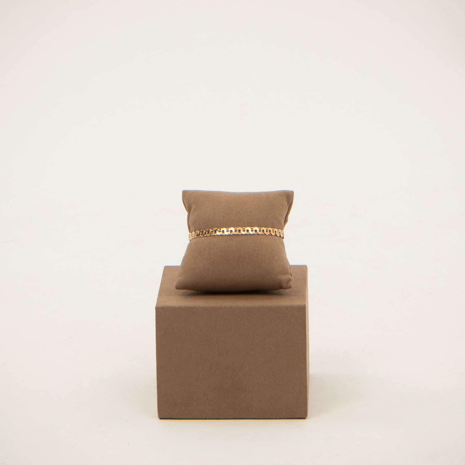 DETAIL235846